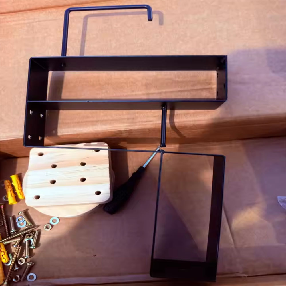 Wood Motorcycle Helmet Holder  - Home Gym Organization avaliação e preço